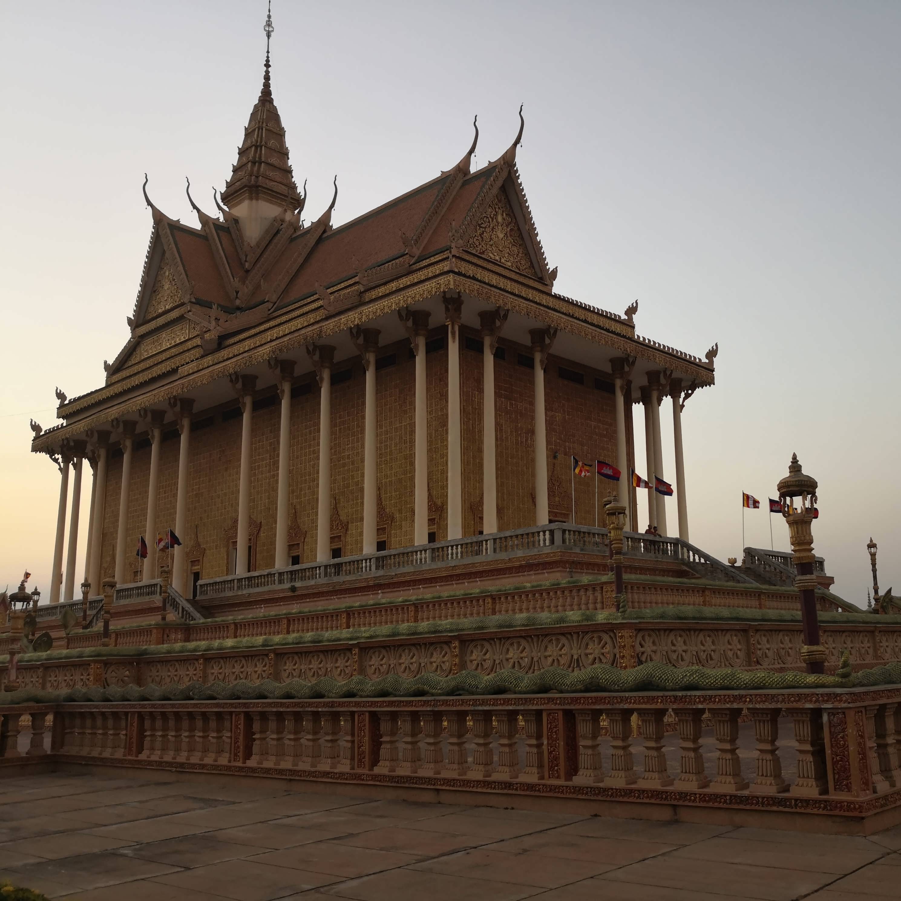 Tempel bei Sonnenuntergang